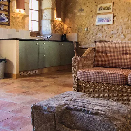Luxurious Mansion With Swimming Pool In Aquitaine Saint-Georges-de-Monclard