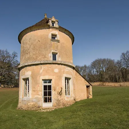Luxurious Mansion With Swimming Pool In Aquitaine