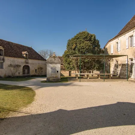 Luxurious Mansion With Swimming Pool In Aquitaine